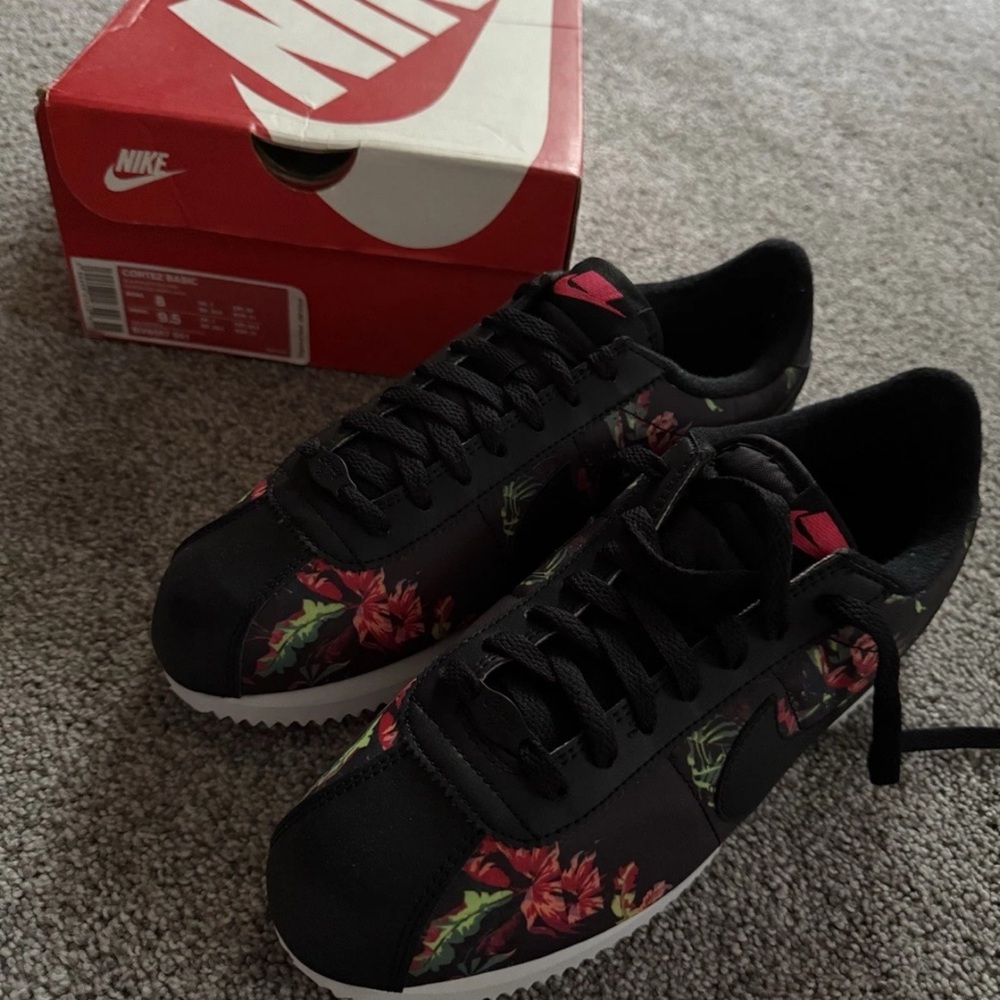 Nike Black and Red Sneakers with Classic Style